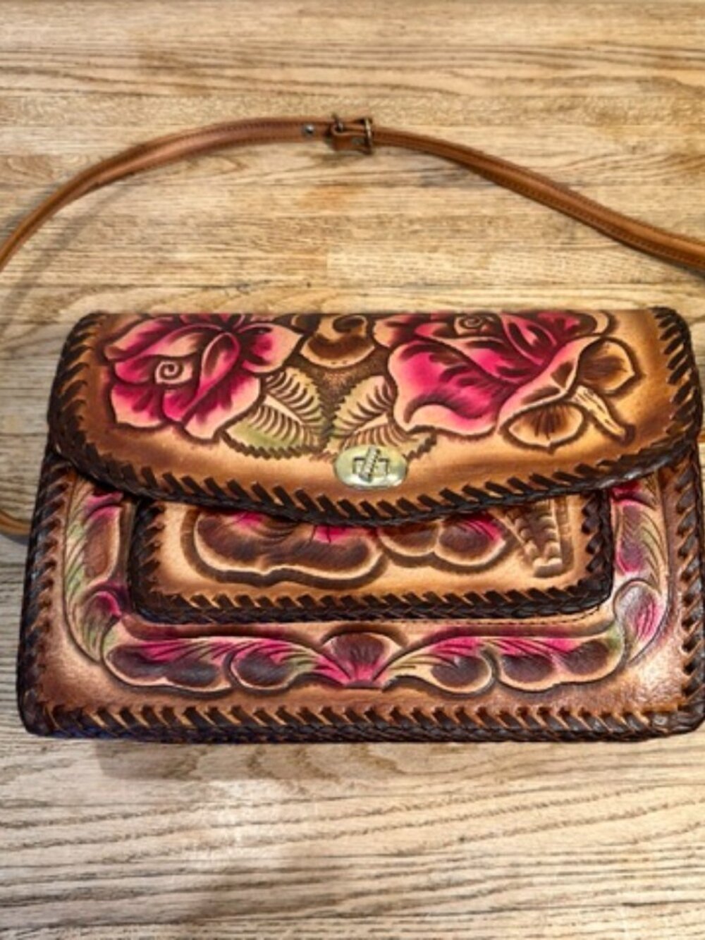 Leather Purse. Handmade in Mexico. Adjustable Strap. Fully lined
